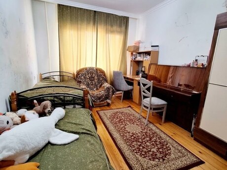 3-room old-build apartment for sale in Həzi Aslanov, 87,7 m², 165 000 AZN, photo 2 / 4