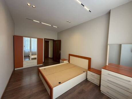 3-room apartment, 120 m², 8 Noyabr: 275 000 ₼ 3