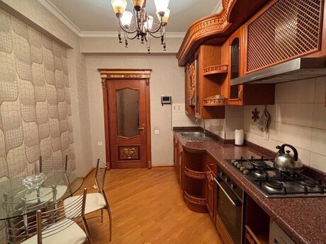 Kirayə 3 otaqlı mənzil, 125 m², Nəsimi: 900 ₼/ay 2
