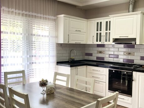 3-комн. · 110 m², Badamdar
