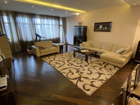 Elan №6512150 - Bakı, Elmlər Akademiyası m., 4 otaqlı, 184 m², 10/17 mərtəbə