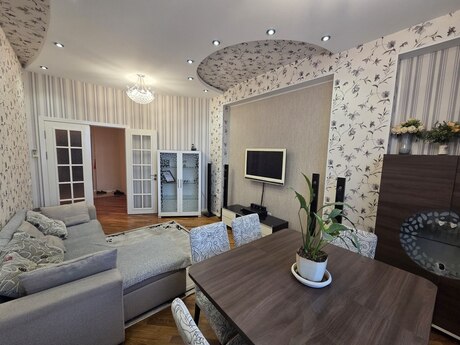 3-room apartment, 80 m², Azadlıq Prospekti: 240 000 ₼ 2