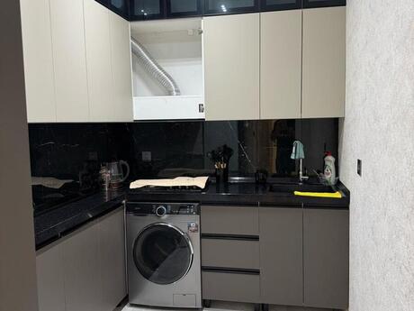 3-room apartment for rent, 110 m², Nərimanov: 1 200 ₼/mo 4