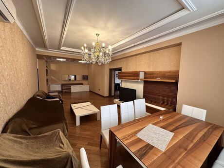Kirayə 4 otaqlı mənzil, 160 m², Nəriman Nərimanov: 1 400 ₼/ay 3