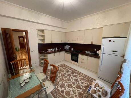 Kirayə 4 otaqlı mənzil, 191 m², İçəri Şəhər: 1 300 ₼/ay 2