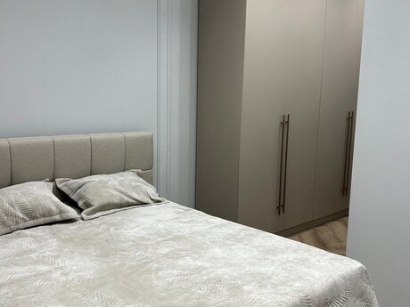 3-room apartment for rent, 97 m², 28 May: 2 500 ₼/mo 4