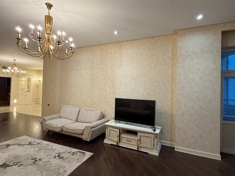 4 otaqlı mənzil, 186 m², Nizami: 545 000 ₼ 3