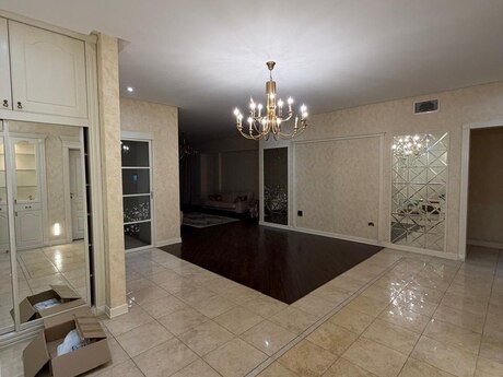 4 otaqlı mənzil, 186 m², Nizami: 545 000 ₼ 2