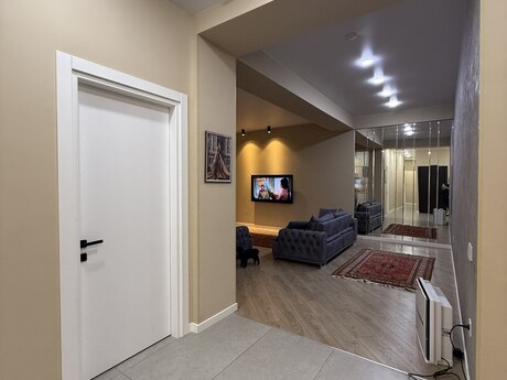 4-комнатная квартира, 175 м², 20 Yanvar: 550 000 ₼ 4