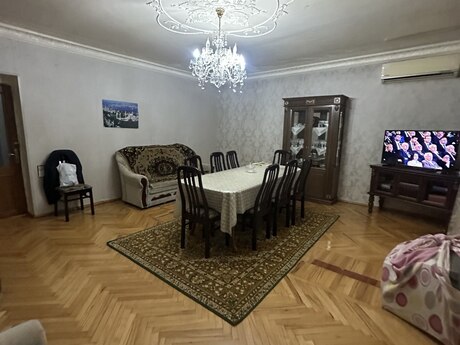 Kirayə 3 otaqlı mənzil, 110 m², 28 May: 800 ₼/ay 2