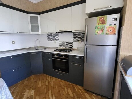 3-room apartment for rent, 96 m², Nəsimi: 800 ₼/mo 3