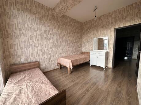 3-room apartment for rent, 110 m², Badamdar: 800 ₼/mo 2