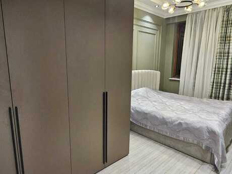 4-room apartment for rent, 180 m², İnşaatçılar: 2 250 ₼/mo 4