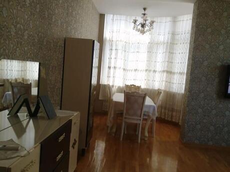 3-room apartment for rent, 120 m², 28 May: 1 100 ₼/mo 2