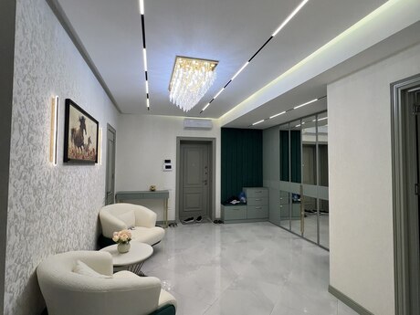4-комнатная квартира, 186 м², 28 May: 780 000 ₼ 2