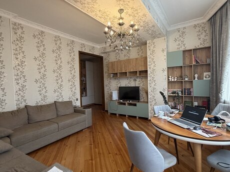 3 otaqlı mənzil, 180 m², Nərimanov: 350 000 ₼ 3