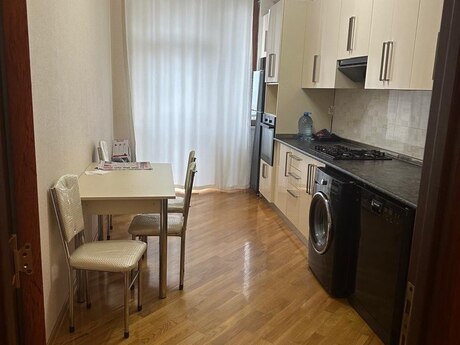 Kirayə 2 otaqlı mənzil, 72 m², İnşaatçılar: 800 ₼/ay 5