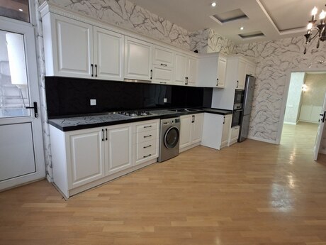 4-комнатная квартира, 185 м², Elmlər Akademiyası: 490 000 ₼ 2