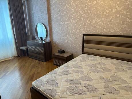 2-room apartment for rent, 75 m², İnşaatçılar: 800 ₼/mo 3
