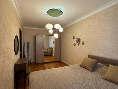 2-room apartment for rent, 65 m², 28 May: 1 300 ₼/mo 4