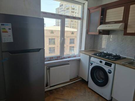 Elan №6513322 - Bakı, 8 Noyabr m., 2 otaqlı, 55 m², 5/5 mərtəbə