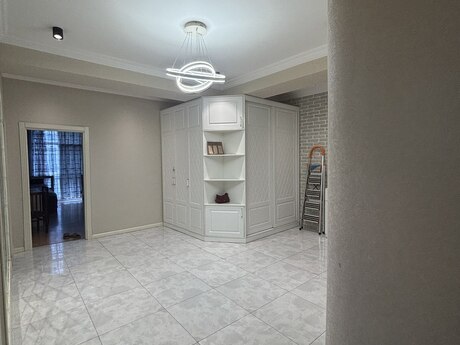 3-room apartment for rent, 130 m², Nəriman Nərimanov: 350 ₼/mo 2