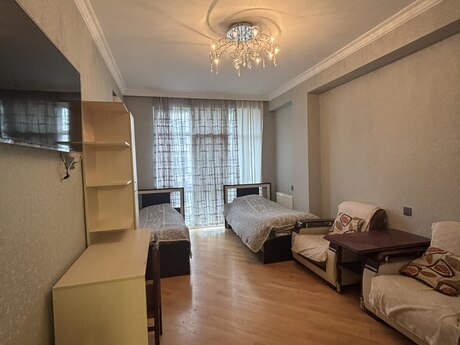 3-room apartment for rent, 130 m², Nəriman Nərimanov: 350 ₼/mo 5