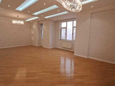 4-комнатная квартира, 185 м², İnşaatçılar: 485 000 ₼ 2