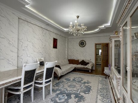 4-комнатная квартира, 140 м², 20 Yanvar: 330 000 ₼ 5
