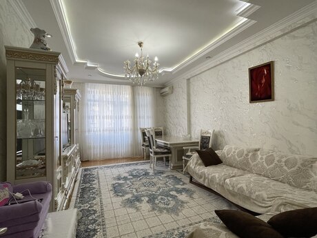 4-комнатная квартира, 140 м², 20 Yanvar: 330 000 ₼ 4