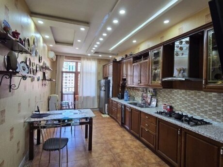 3 otaqlı mənzil, 165 m², 28 May: 448 000 ₼ 5