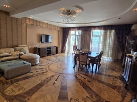 3 otaqlı mənzil, 165 m², 28 May: 448 000 ₼ 2