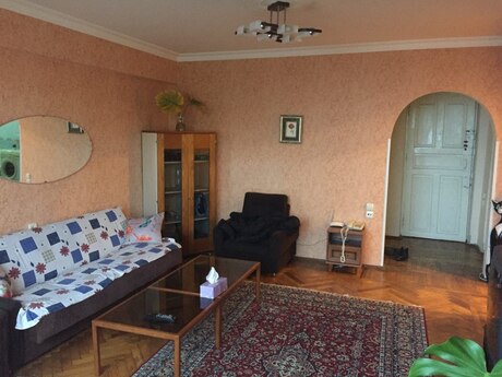 Elan №6513619 - Bakı, 28 May m., 2 otaqlı, 50 m², 10/10 mərtəbə