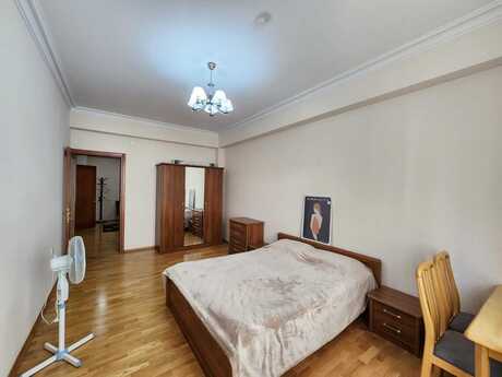 Аренда: 3-комнатная квартира, 140 м², Nizami: 1 200 ₼/мес 3