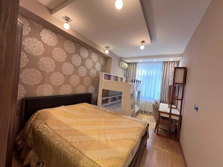 2-room apartment for rent, 90 m², Qara Qarayev: 900 ₼/mo 4