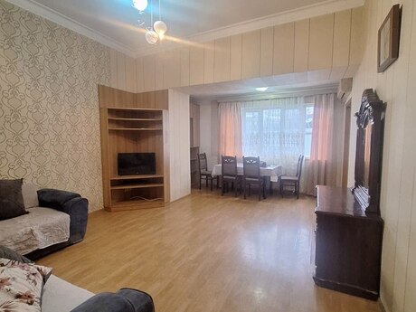 Elan №6488754 - Bakı, Sahil m., 3 otaqlı, 100 m², 2/3 mərtəbə