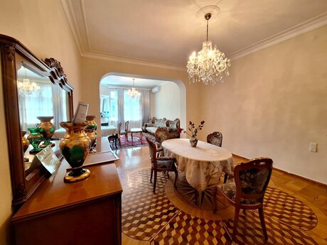 4 otaq · 200 m² · 3/5 mərtəbə, Nəriman Nərimanov