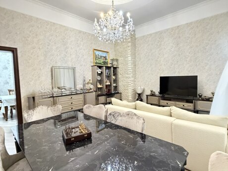 4 otaqlı mənzil, 200 m², Sahil: 900 000 ₼ 2
