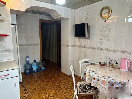 Объявление №6514002 - Баку, м. Элмляр Академиясы, 3-комн., 80 м², 4/5 этаж