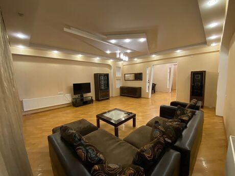 Elan №6514052 - Bakı, 28 May m., 4 otaqlı, 200 m², 13/18 mərtəbə