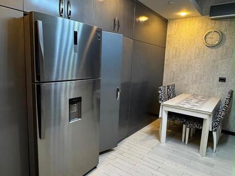 4-room new-build apartment for rent in Şah İsmayıl Xətai, 185 m², 1 600 AZN/mo, photo 3 / 12