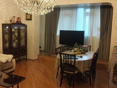 2 otaqlı mənzil, 81 m², Elmlər Akademiyası: 300 000 ₼ 2