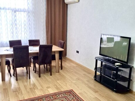2-room apartment for rent, 100 m², Nəriman Nərimanov: 750 ₼/mo 2
