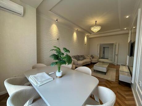 Kirayə 3 otaqlı mənzil, 150 m², İçəri Şəhər: 1 700 ₼/ay 4