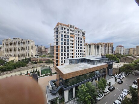 3-комнатная квартира, 60 м², 28 May: 230 000 ₼ 5