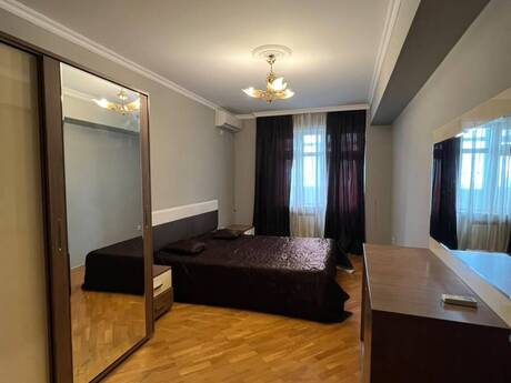 3-room apartment for rent, 110 m², İçəri Şəhər: 1 200 ₼/mo 3