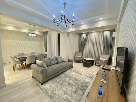 Elan №6514535 - Bakı, 28 May m., 2 otaqlı, 80 m², 7/14 mərtəbə