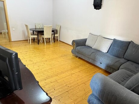 Kirayə 3 otaqlı mənzil, 120 m², İnşaatçılar: 750 ₼/ay 2