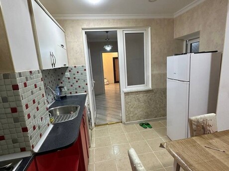 3-room apartment for rent, 70 m², Əhmədli: 550 ₼/mo 3