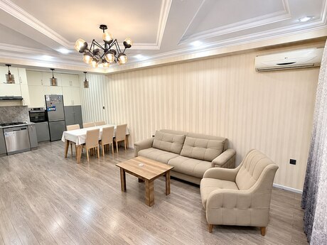Аренда: 4-комнатная квартира, 140 м², Şah İsmayıl Xətai: 1 500 ₼/мес 3